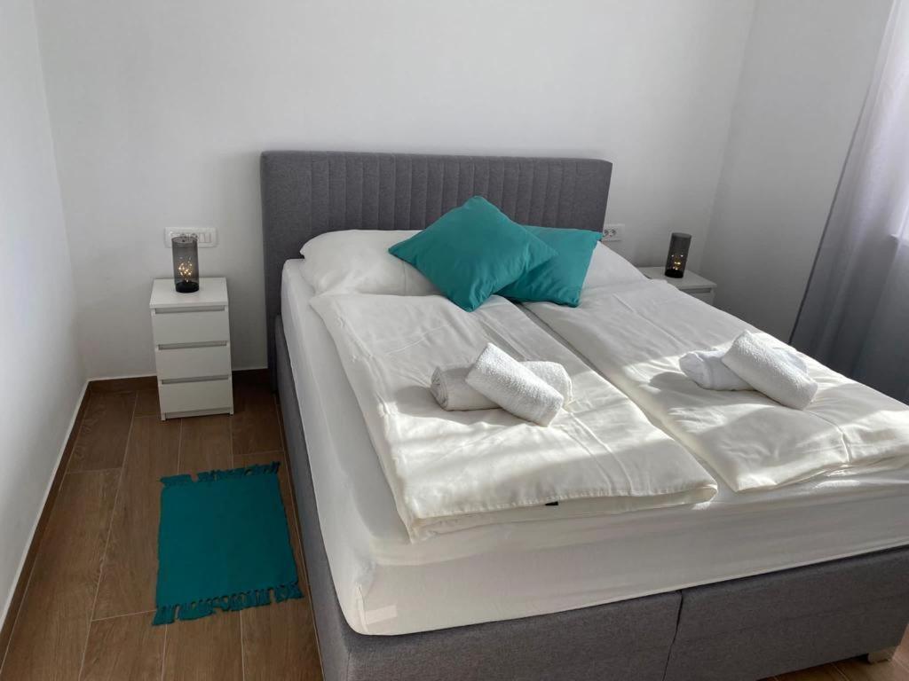Adria-Appartment-Island-Vir #Sea #Beach #Wifi #Privateparking #Netflix Luaran gambar