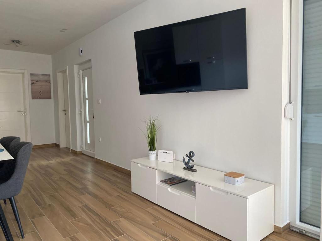 Adria-Appartment-Island-Vir #Sea #Beach #Wifi #Privateparking #Netflix Luaran gambar